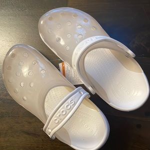 Crocs classic translucent